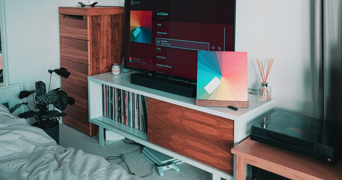 🏁 Conclusion: Which TV Brand Offers the Best 4K Resolution and Smart Features? by TV Brands black flat screen tv on white wooden tv rack